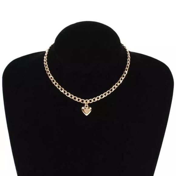 3/$30 💛 Gold Heart Chain Choker - Picture 7 of 8